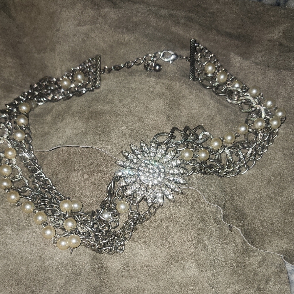 Elegant Silver and Pearl Necklace
